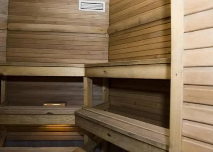 萨伽迪庄园酒店 *